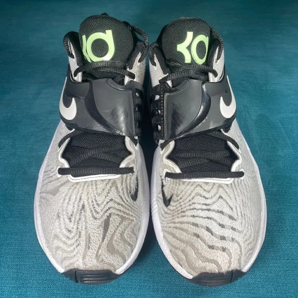 Size 6M/7.5Women - Nike KD14 Oreo shoes